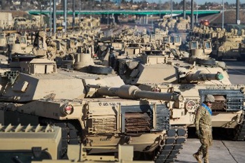 Αμερικάνικα άρματα μάχης Abrams σε βάση στο Κολοράντο