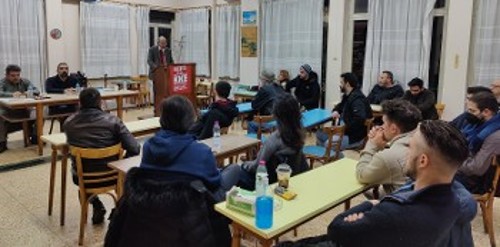 Στιγμιότυπο από τη σύσκεψη. Στο βήμα ο Γ. Μαρίνος