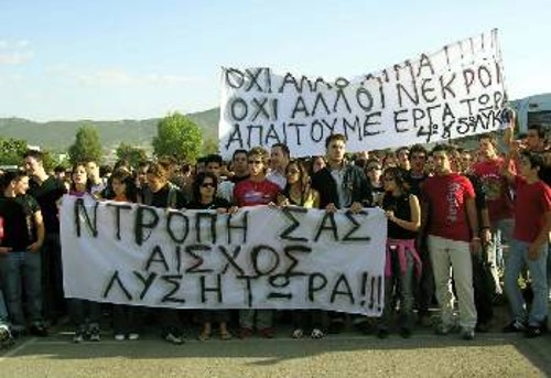 Ενα χρόνο μετά, το αίσχος παραμένει...