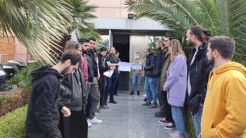 12 λεπτά αποχής στις τηλεπικοινωνίες
