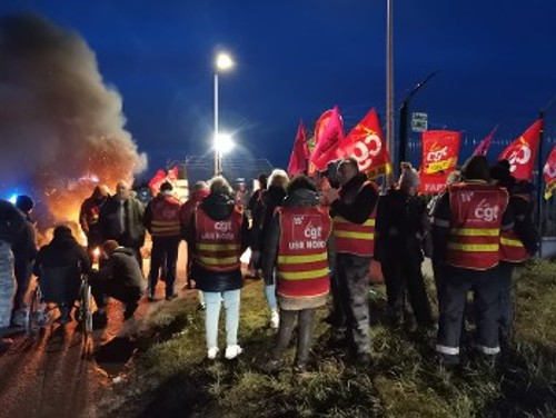 Απεργιακή φρουρά στον κλάδο του Μετάλλου