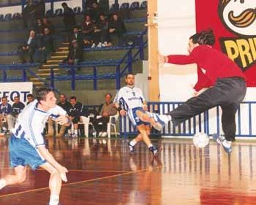 Τις άδειες κερκίδες θέλει να καταπολεμήσει η ΟΧΕ, αλλά τα νέα της μέτρα φαίνονται ακίνδυνα απέναντι σε αυτό το σοβαρό πρόβλημα