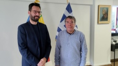 Από την παρέμβαση στην πρεσβεία