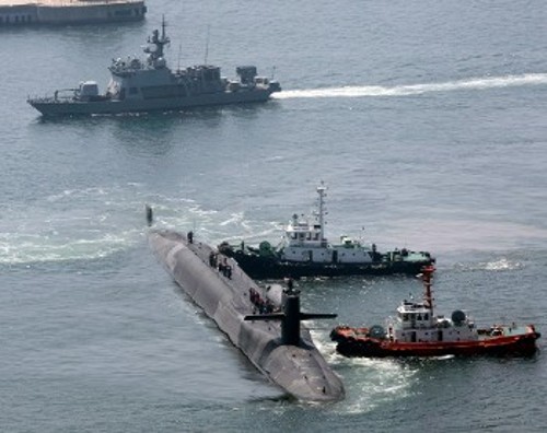 Το πυρηνοκίνητο υποβρύχιο «USS Michigan SSGN» φτάνει στη Νότια Κορέα, ενώ ο Μπλίνκεν ετοίμαζε βαλίτσες για Πεκίνο
