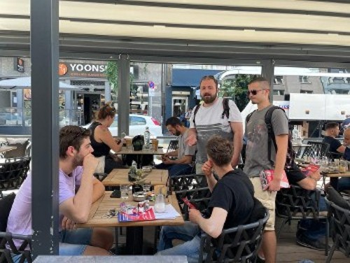 Εξόρμηση σε ελληνικές καφετέριες στο Ντίσελντορφ