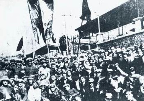 Πρωτομαγιάτικη εργατική διαδήλωση στην Καλλιθέα