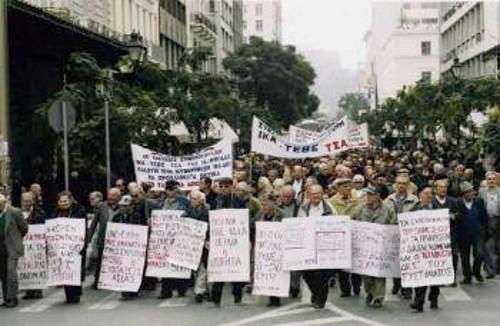 Στους δρόμους πάλι αύριο οι απόμαχοι της δουλιάς