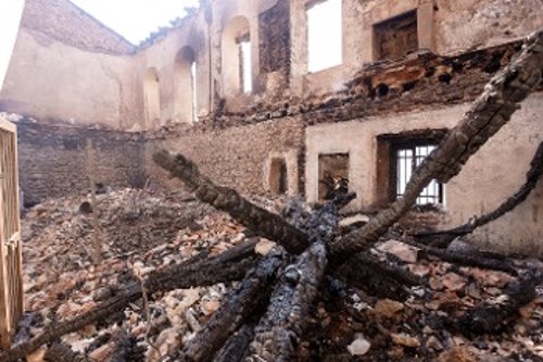 Μέχρι τη Μονή του Οσίου Λουκά, μνημείο παγκόσμιας πολιτιστικής κληρονομιάς, έφτασε η πυρκαγιά από το Στείρι Διστόμου