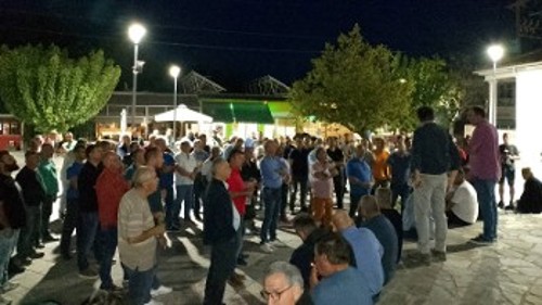 Από την πρόσφατη μαζική σύσκεψη στον Πλατύκαμπο