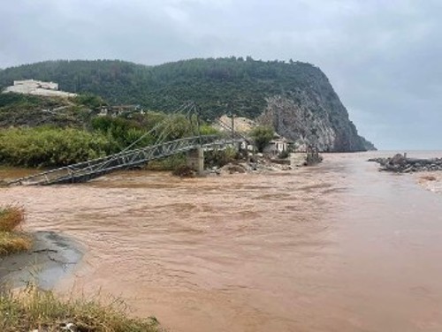 Διαλυμένες υποδομές στο Μαντούδι