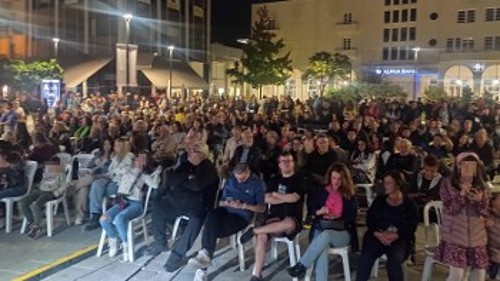 Στην κεντρική πλατεία της Καρδίτσας
