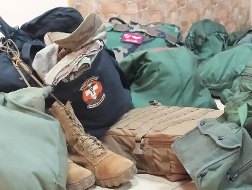 Υλικά της Μοίρας Επιχειρησιακής Ιατρικής Ετοιμότητας, ταγμένη στον «Παγκόσμιο Πόλεμο κατά της Τρομοκρατίας», όπως ορίζεται στην αποστολή της
