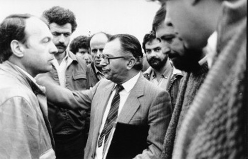 Το 1987, ως βουλευτής του ΚΚΕ, σε απεργία των ναυτεργατών