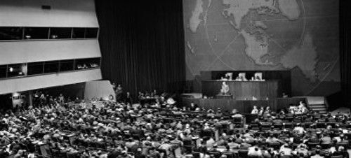 Η συνεδρίαση του ΟΗΕ το 1947. Εως τα τέλη του χρόνου είχαν ήδη εγκαταλείψει τις εστίες τους κάπου 75.000 Αραβες