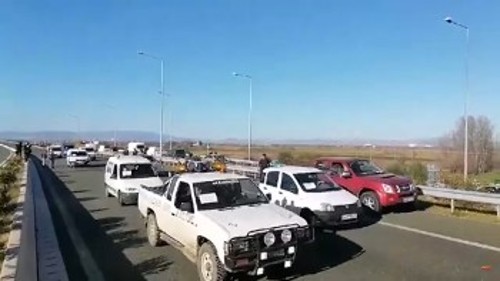 (Καρδίτσα) Επαγγελματοβιοτέχνες και έμποροι καταφτάνουν στο πλευρό των αγροτών