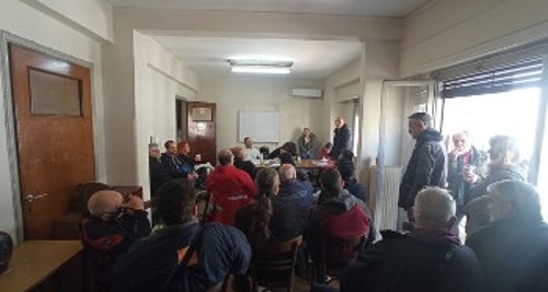 Σε μαζικές Γενικές Συνελεύσεις οι εργαζόμενοι συζητούν για την οργάνωση της απεργίας