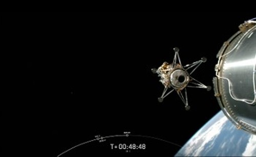 Η στιγμή που το σκάφος αποχωρίζεται από τον πύραυλο φορέα της «SpaceX»
