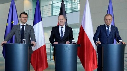 Από τη συνάντηση κορυφής Γερμανίας - Γαλλίας - Πολωνίας στο Βερολίνο