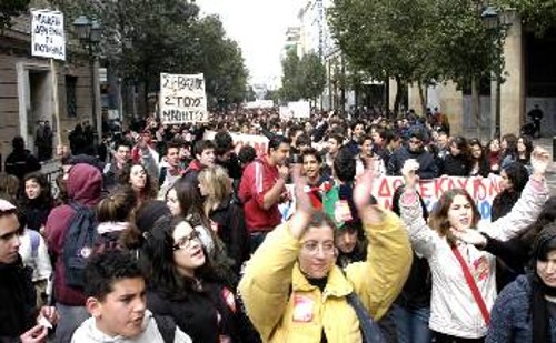 Οι μαθητές πολλές φορές έχουν αποδείξει ότι δεν τρομοκρατούνται (στιγμιότυπο από την κινητοποίηση στις 28/2)