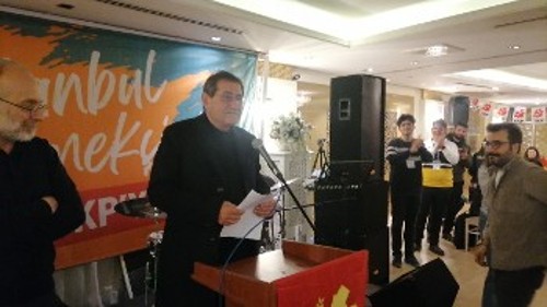 Ο Κ. Πελετίδης απευθύνει χαιρετισμό στην προεκλογική συγκέντρωση στο Σισλί