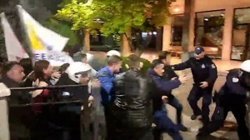 Από την απρόκλητη επίθεση των αστυνομικών δυνάμεων
