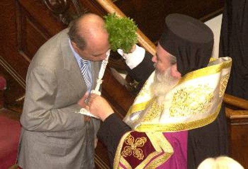 1/10/2001. Αγιασμός στη Βουλή. Σημίτης - Χριστόδουλος