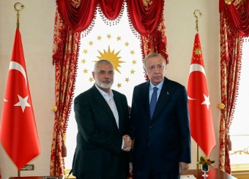 Πυρετώδεις επαφές του Ερντογάν με ηγέτες από όλη την περιφέρεια και όχι μόνο