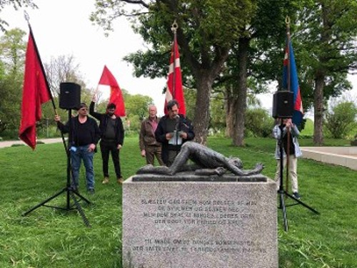 Στο μνημείο για τους κομμουνιστές στην Κοπεγχάγη