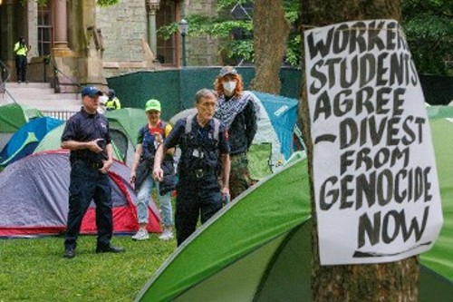 ΗΠΑ - Πενσιλβάνια: «Εργάτες και φοιτητές συμφωνούν: Σταματήστε τις επενδύσεις στη γενοκτονία»
