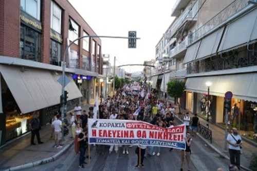 Παλλαϊκή ασπίδα προστασίας στην Διονυσία και στην οικογένειά της