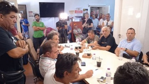 Αμεση ήταν η αντίδραση στις εξελίξεις, με μαζική σύσκεψη το Σάββατο 13/7 στη Λάρυμνα