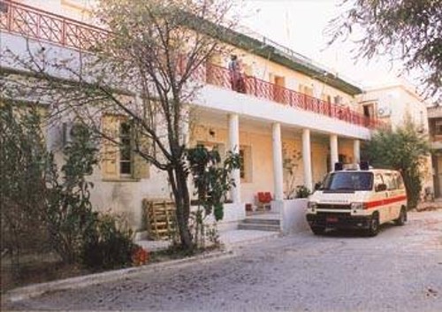 Οι γιατροί κέρδισαν την εμπιστοσύνη του κόσμου. Τώρα οι γιατροί εκδιώκονται και το νοσοκομείο του Αγ. Κηρύκου ήδη αρχίζει να δείχνει σημάδια εγκατάλειψης