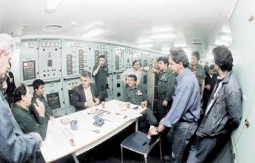 Από την κουβέντα με τους ναυτεργάτες μέσα στα καράβια