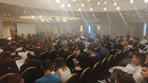 Με μαζική συμμετοχή η συνέλευση του Συνδικάτου Επισιτισμού - Τουρισμού Αττικής