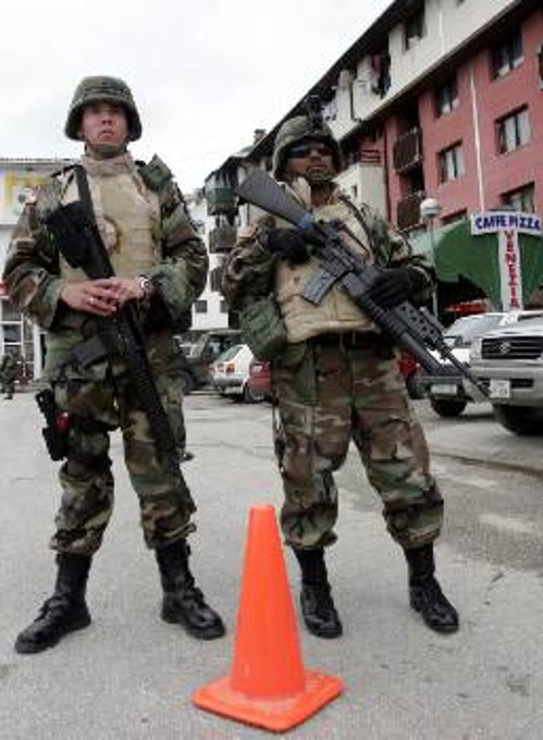 ΝΑΤΟικοί στρατιώτες στο Κόσσοβο. Τώρα η λυκοσυμμαχία θέλει να επεκταθεί σε όλο τον κόσμο