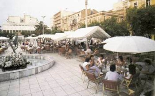 Ακριβότερος και ο καφές μιας και οι δημοτικοί φόροι για τα σπίτια και τα καταστήματα έχουν αυξηθεί 18,7% τα τελευταία τέσσερα χρόνια.