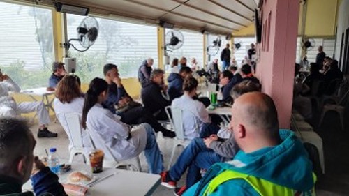 Μαζική συμμετοχή στην πρωινή στάση στη «ΔΕΛΤΑ»