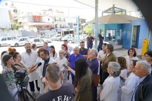 Από τις χθεσινές δηλώσεις στην πύλη του Νοσοκομείου «Αττικόν»