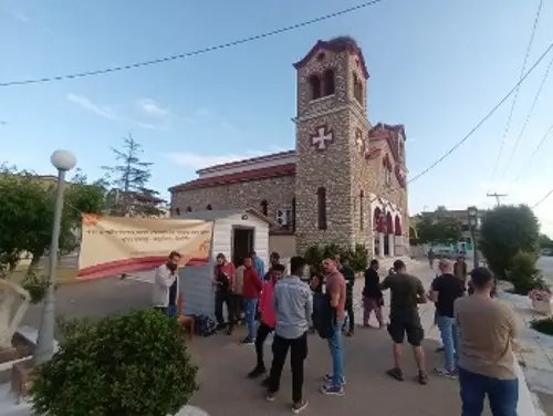 Αποκούμπι αλληλεγγύης στο στέκι στην πλατεία