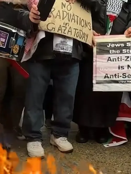 ΗΠΑ - Φοιτητές του Κολούμπια καίνε τα πτυχία τους