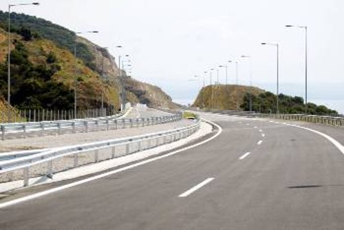Με λεωφόρους στρωμένους με δισ. ευρώ για λίγους, μοιάζουν οι σύγχρονοι μεγάλοι αυτοκινητόδρομοι