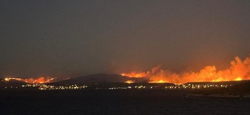 Από τις μεγάλες φωτιές στην περιοχή της Σμύρνης