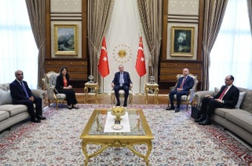 Από την τελευταία συνάντηση του Ερντογάν με αντιπροσωπεία του DEM