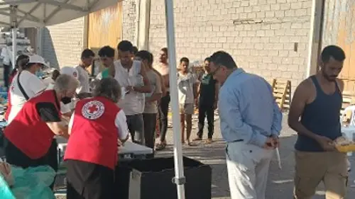 Αντιπροσωπεία του ΚΚΕ συνομιλεί με τους ανθρώπους που βοηθάνε τους ξεριζωμένους