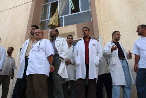 Οι γιατροί σε πόλεις του Ιράκ απεργούν για την προκλητική στάση των κατοχικών που εισβάλλουν ακόμη και σε νοσοκομεία