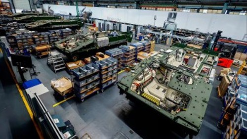 Γραμμή παραγωγής σε εργοστάσιο της γερμανικής πολεμικής βιομηχανίας «Rheinmetall»