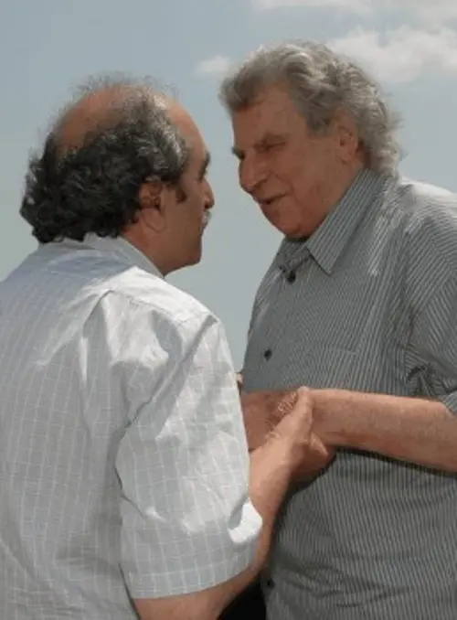 Ο αείμνηστος Κρητικός αγωνιστής με το είδωλό του, Μίκη Θεοδωράκη, σε στιγμές ευφροσύνης