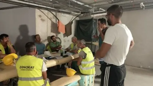 Από τις εξορμήσεις σε χώρους δουλειάς ενόψει της συναυλίας