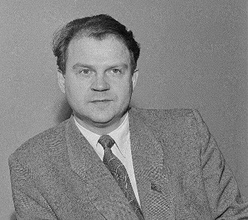 Ο πρόεδρος της Ενωσης Σοβιετικών Συνθετών, Τίχον Χρένικοφ, που απηύθυνε την πρόσκληση στον Ελληνα δημιουργό