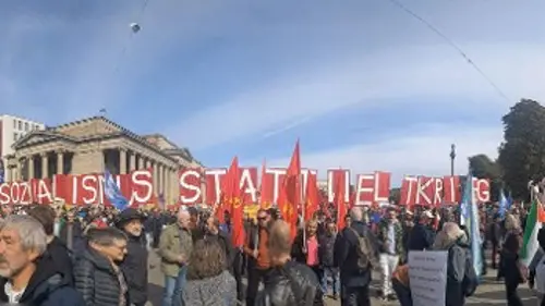 «Σοσιαλισμός αντί για πόλεμο» το σύνθημα στη Στουτγκάρδη
